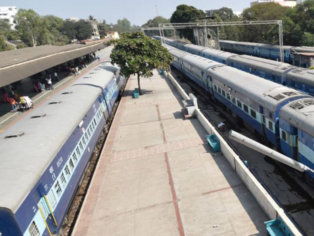scrpartiallycancelledtrainsbetweenadilabadhuzursahibnandedexpress